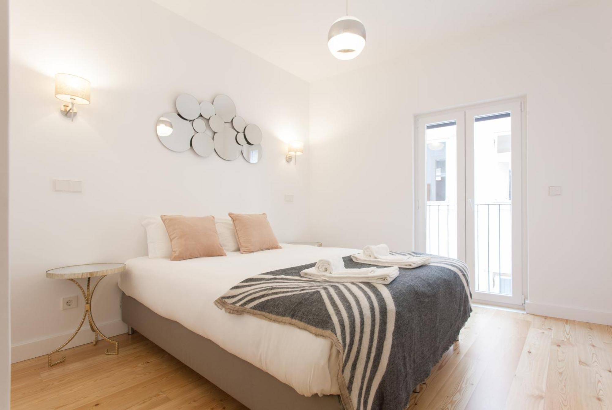 Mouraria Blue Three-Bedroom Apartment W/ Parking - By Lu Holidays Lissabon Exterior foto