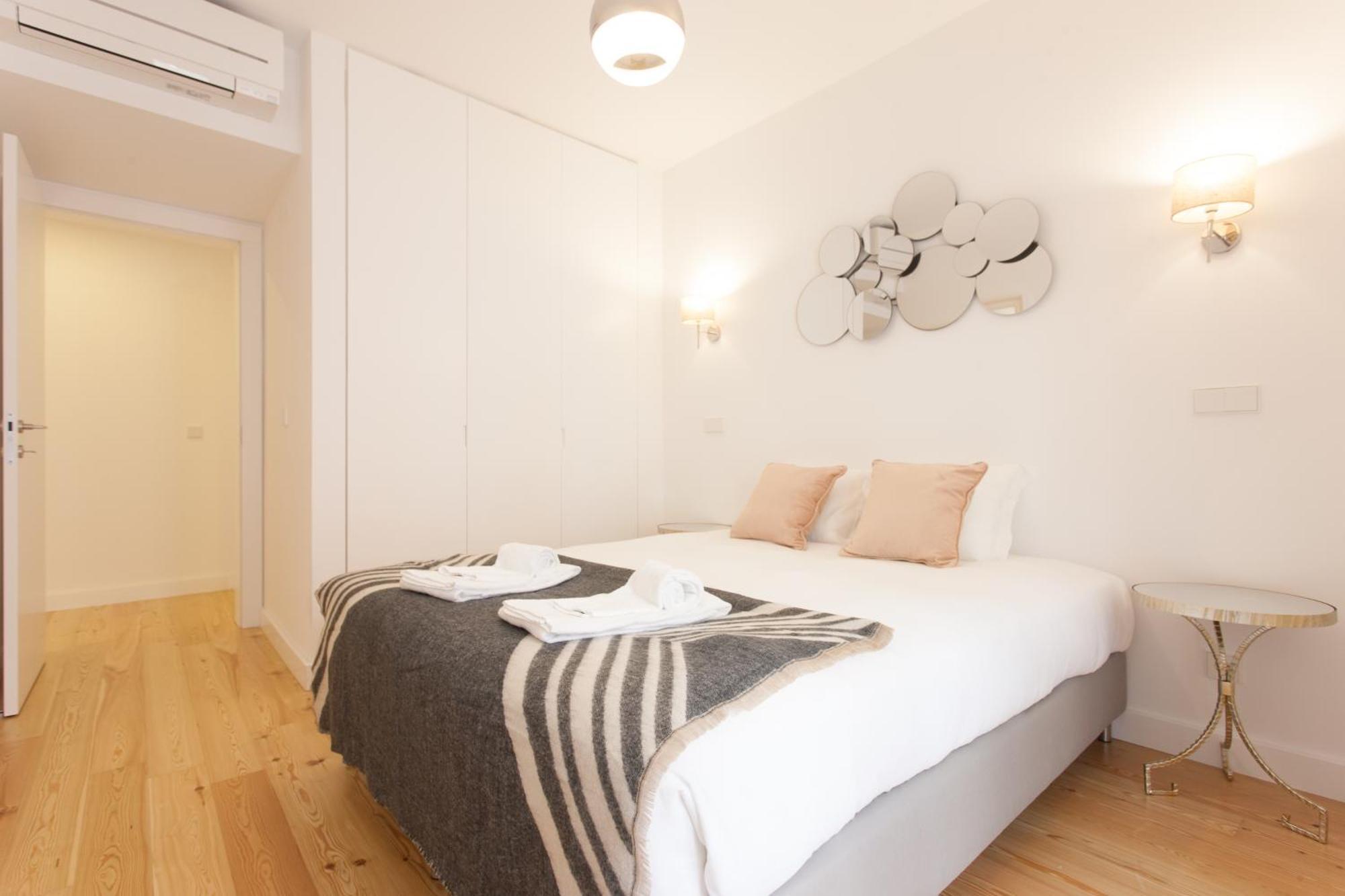 Mouraria Blue Three-Bedroom Apartment W/ Parking - By Lu Holidays Lissabon Exterior foto