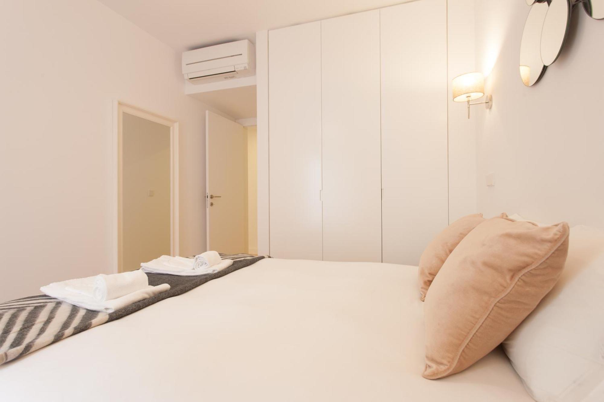 Mouraria Blue Three-Bedroom Apartment W/ Parking - By Lu Holidays Lissabon Exterior foto